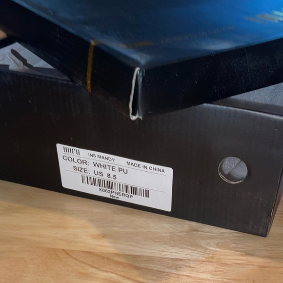 IDIFU Women's Platform Chunky White High Heels - Picture 10 of 13